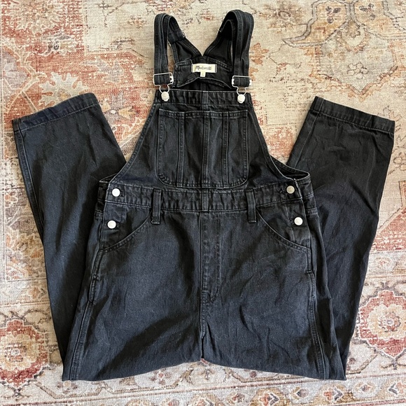 Madewell Straight-Leg Overalls in Lunar Wash - Picture 2 of 8